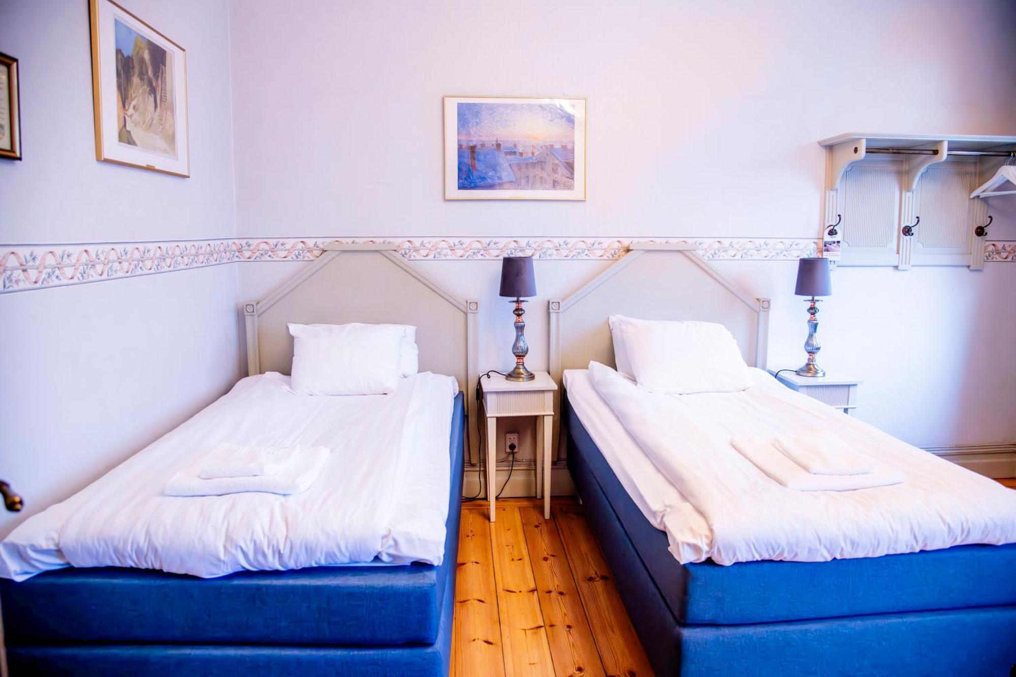 Park Hotel Linkoeping Fawlty Towers Oda fotoğraf